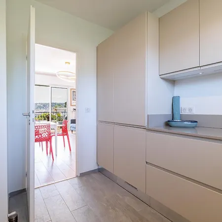 Quiet & Open View - 1 Bdr Large Terrace شقة نيس