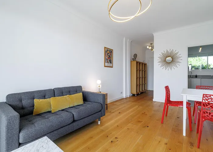 Quiet & Open View - 1 Bdr Large Terrace 아파트 *