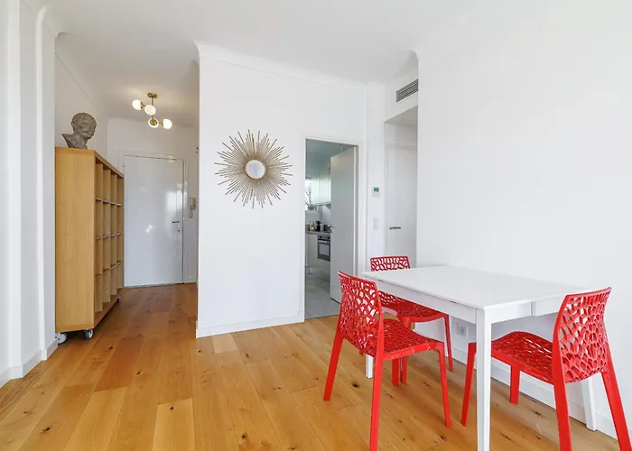 Apartment Quiet & Open View - 1 Bdr Large Terrace