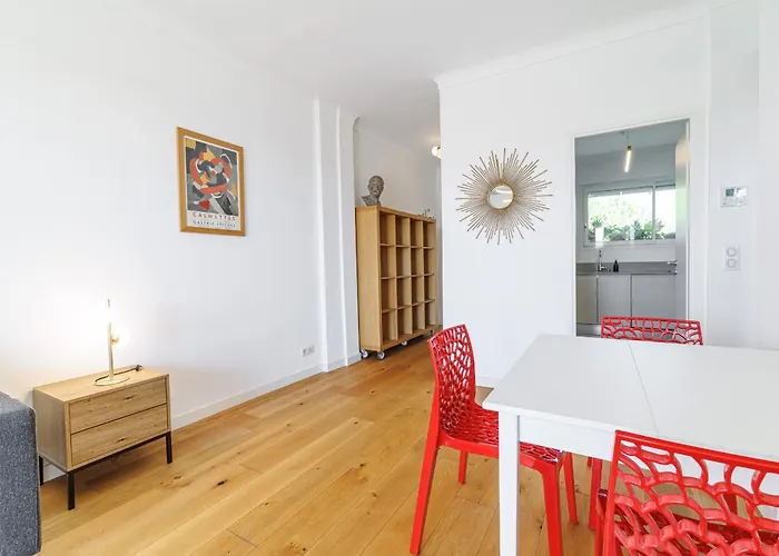 Quiet & Open View - 1 Bdr Large Terrace 아파트 *