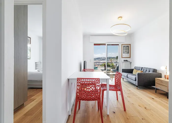 Quiet & Open View - 1 Bdr Large Terrace 아파트